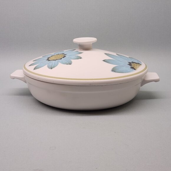 Noritake Up-Sa Daisy (9001) - 10.25" Shallow Covered Serving Dish - Picture 2 of 6